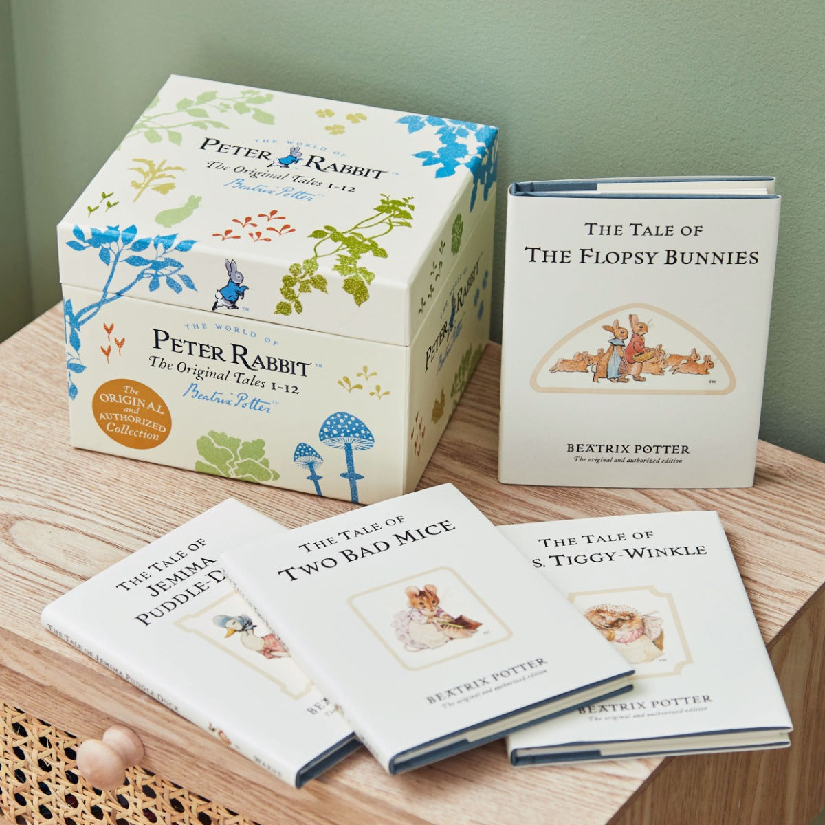 The World of Peter Rabbit 12 Book Gift Box